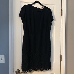 Navy short-sleeved dress
